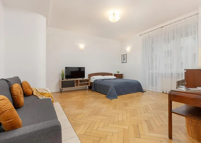 Studio In The Center Of Warsaw With Balcony And Separate Kitchen By Noclegi Renters