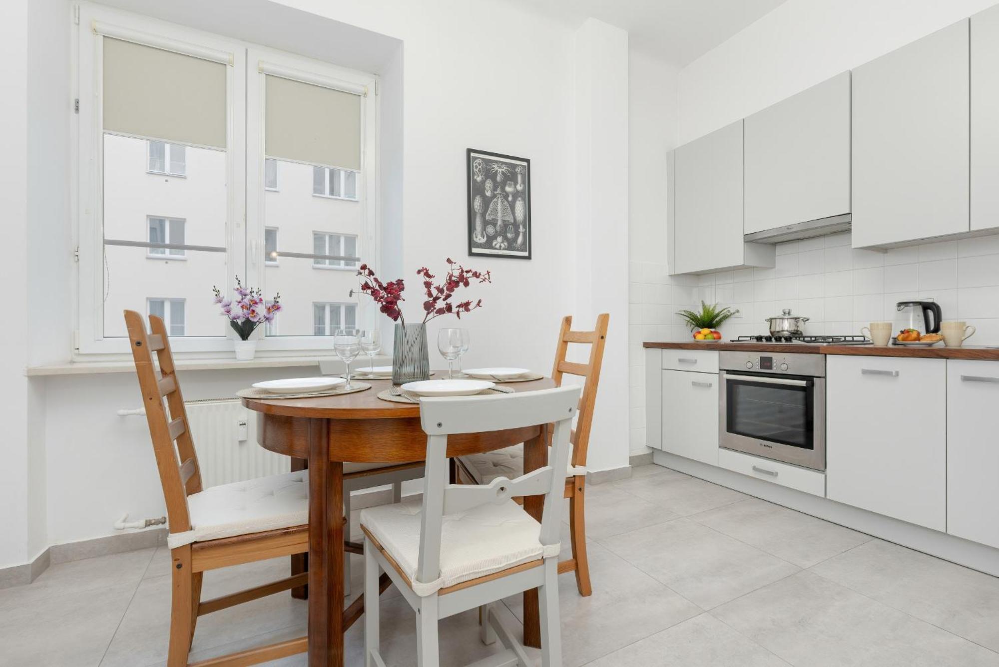 Apartmán In The Center Of With Balcony And Separate Kitchen By Renters