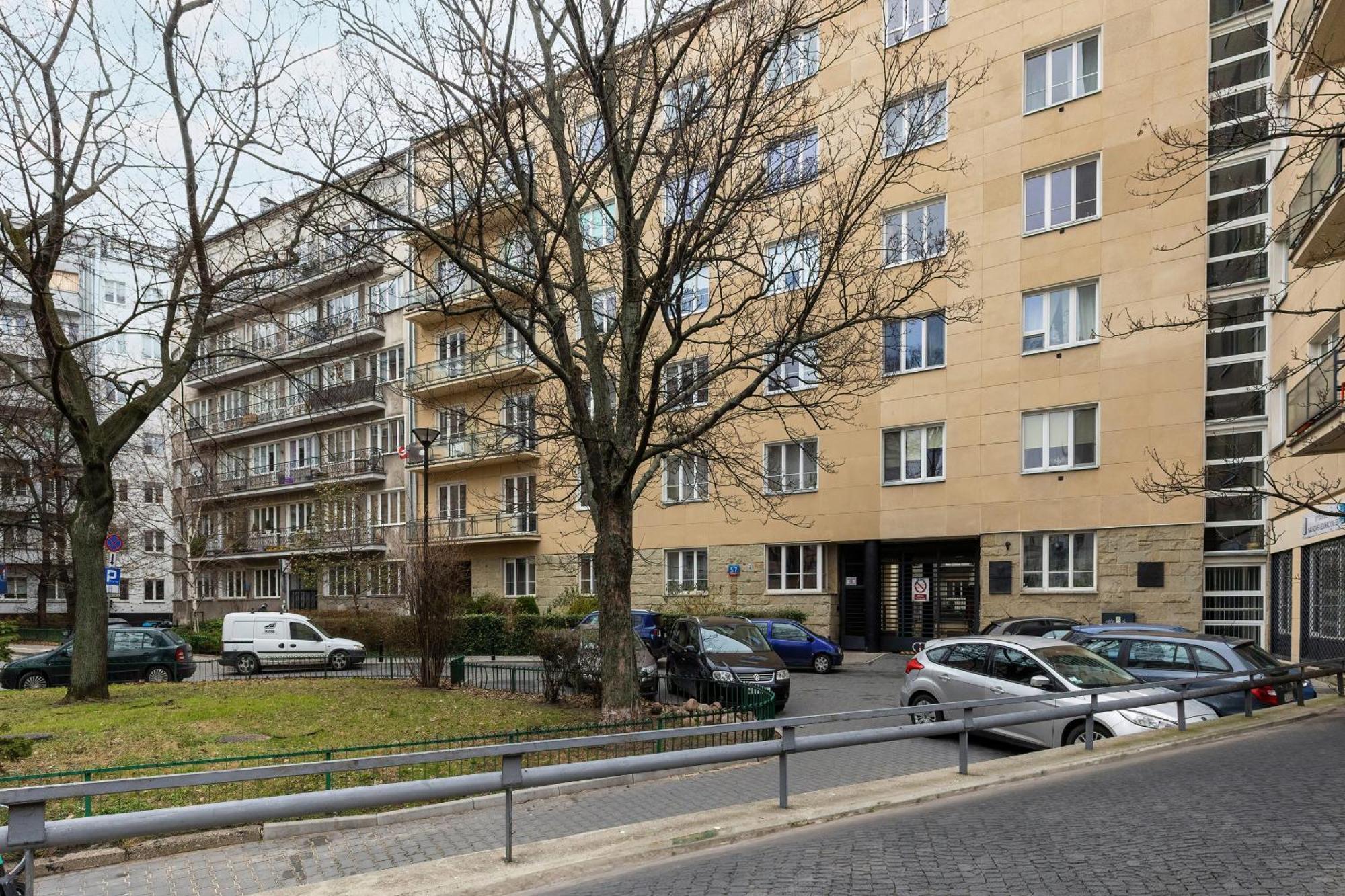 Apartmán In The Center Of With Balcony And Separate Kitchen By Renters