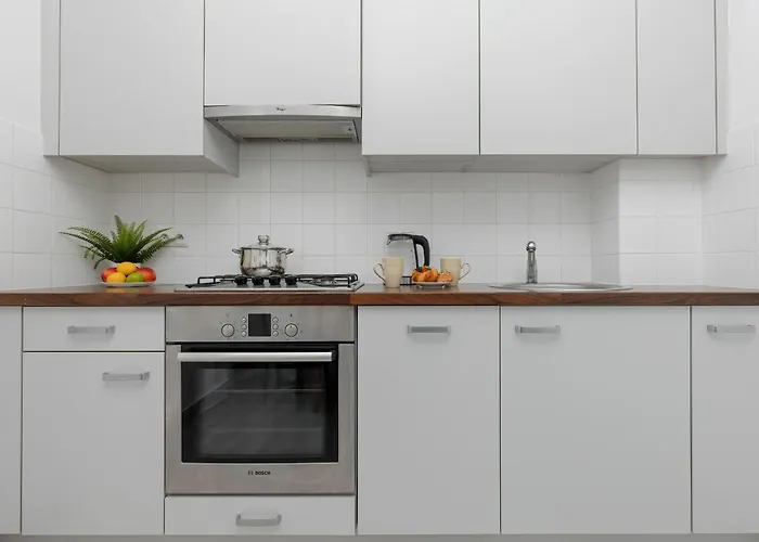 Studio In The Center Of Warsaw With Balcony And Separate Kitchen By Noclegi Renters